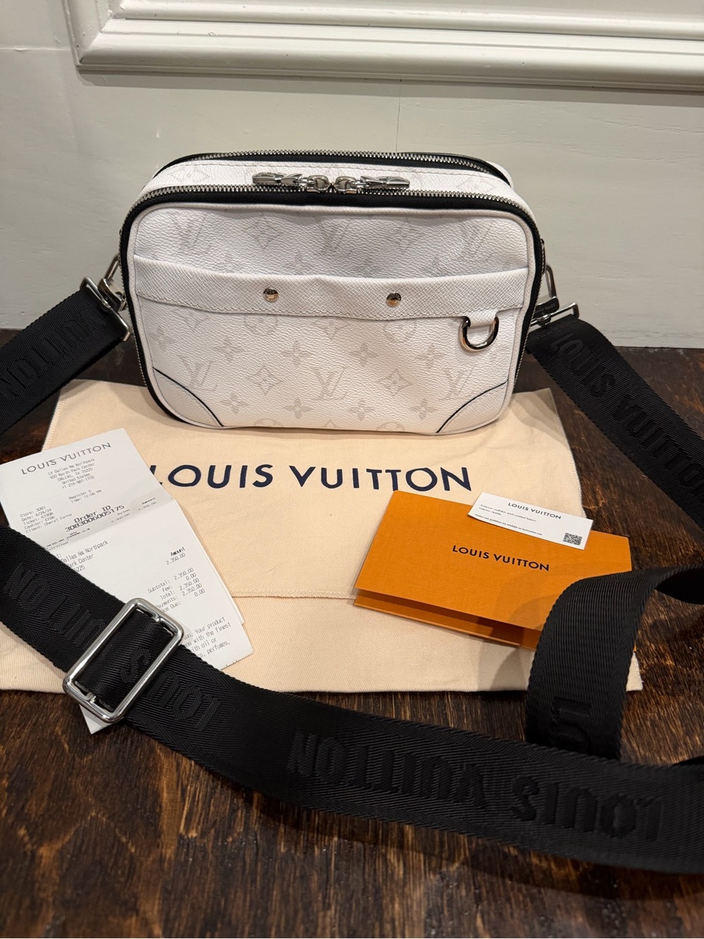 Louis Vuitton White Monogram Canvas Alpha Messenger Camera Bag with Black Strap